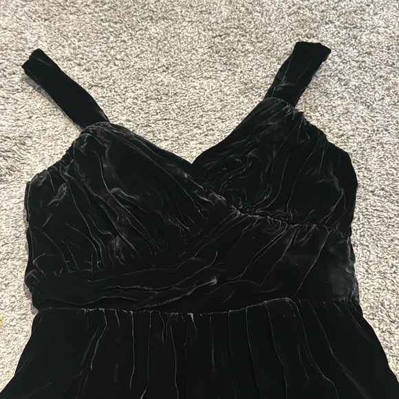 EXPRESS Black Velvet Dress Size 0 - Picture 3 of 5